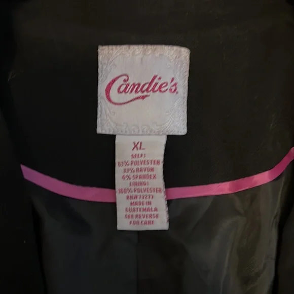 Blazer - Picture 2 of 2